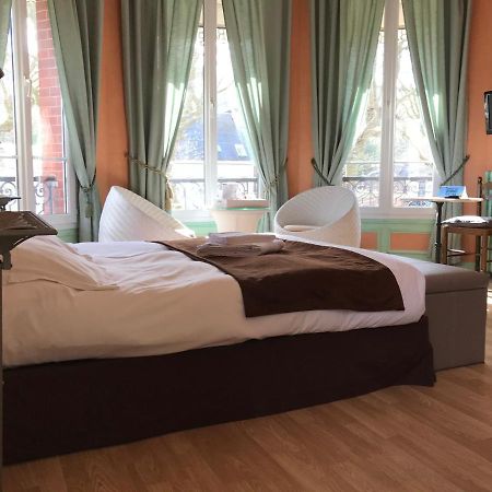 Hotel De Paris Restaurant Bistronomy Les Andelys Bagian luar foto